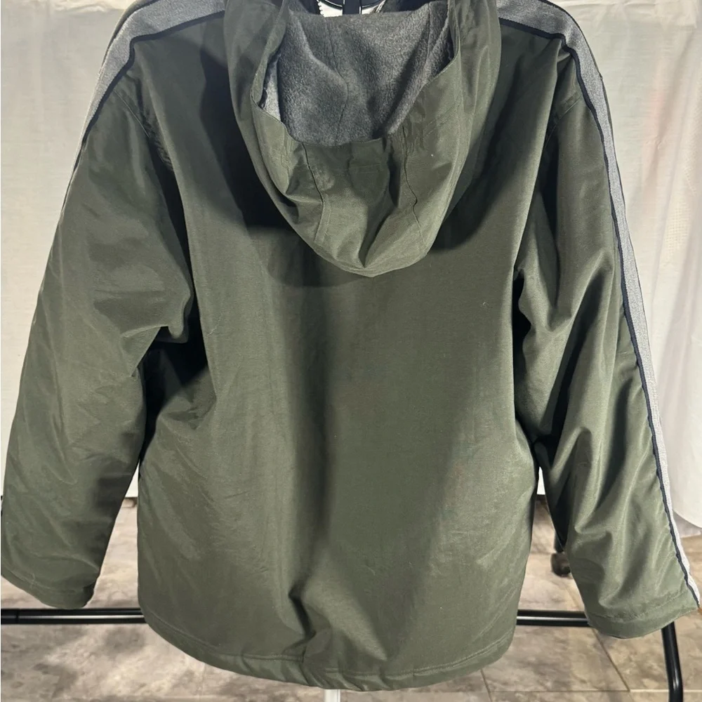GAP Men's Green Windbreaker with Gray Interior - Picture 4 of 6